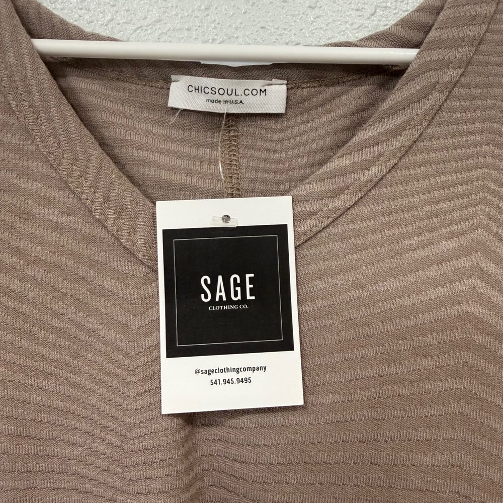 Chic Soul Sage Clothing Co Taupe Chevron Rib Knit V-Neck Oversized Top 1X NEW - Picture 2 of 7